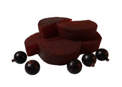 Juodųjų serbentų marmeladinės puselės 4 Saldainiai su juodaisiais serbentu uogomis