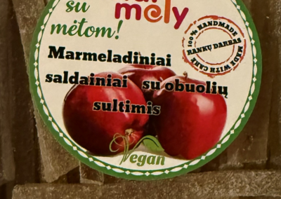 Marmeladiniai šiaudeliai su obuolių sultimis ir mėtomis 6 siaudeliai su obuoliu sultymis su metomis dezute